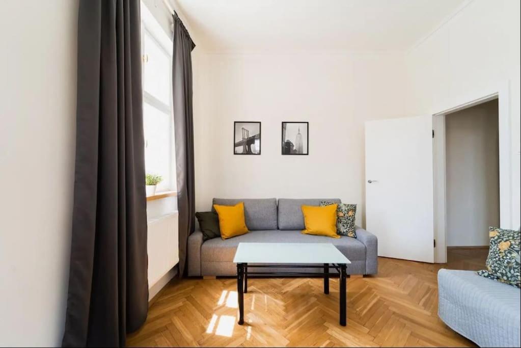 Duze Mieszkanie W Samym Rynku Wroclaw Luaran gambar